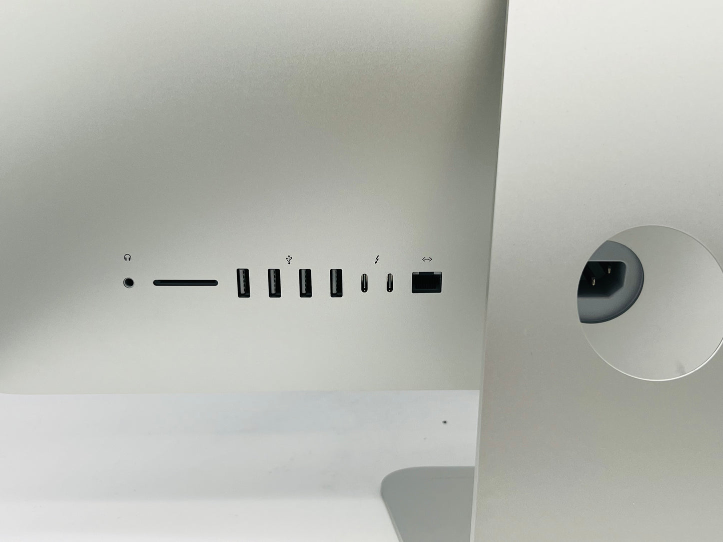 Apple 2017 iMac 2.3GHz Dual-Core i5 8GB RAM 512GB SSD IIPG640- Excellent