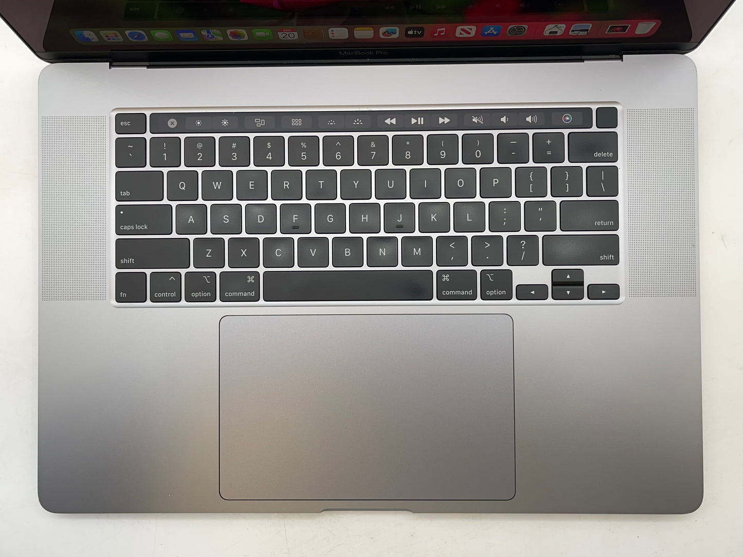 Apple 2019 16" MacBook Pro 2.6GHz 6-Core i7 16GB RAM 1TB SSD RP5300M - Good