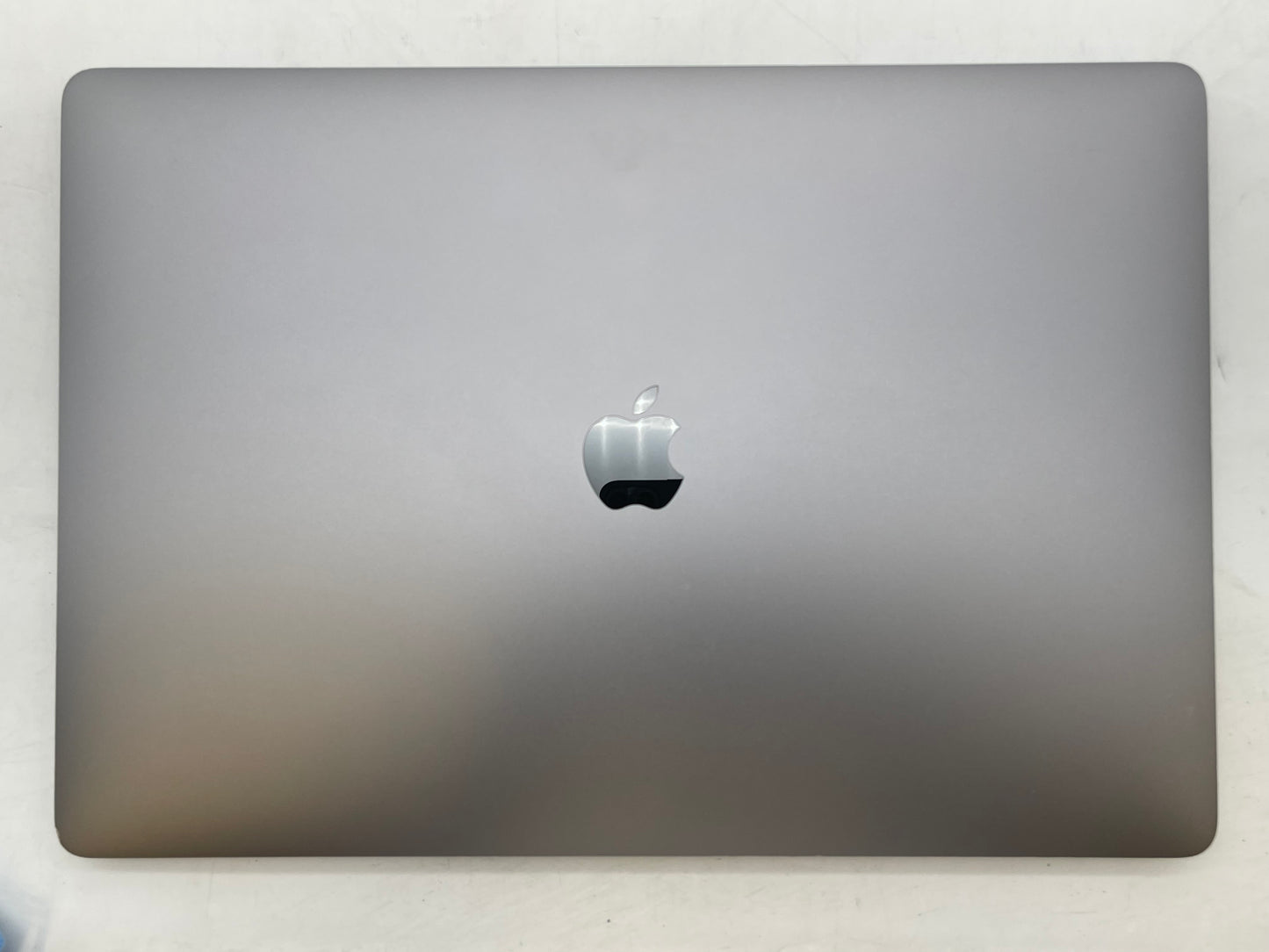 Apple 2019 16" MacBook Pro 2.6GHz 6-Core i7 16GB RAM 1TB SSD RP5300M - Good