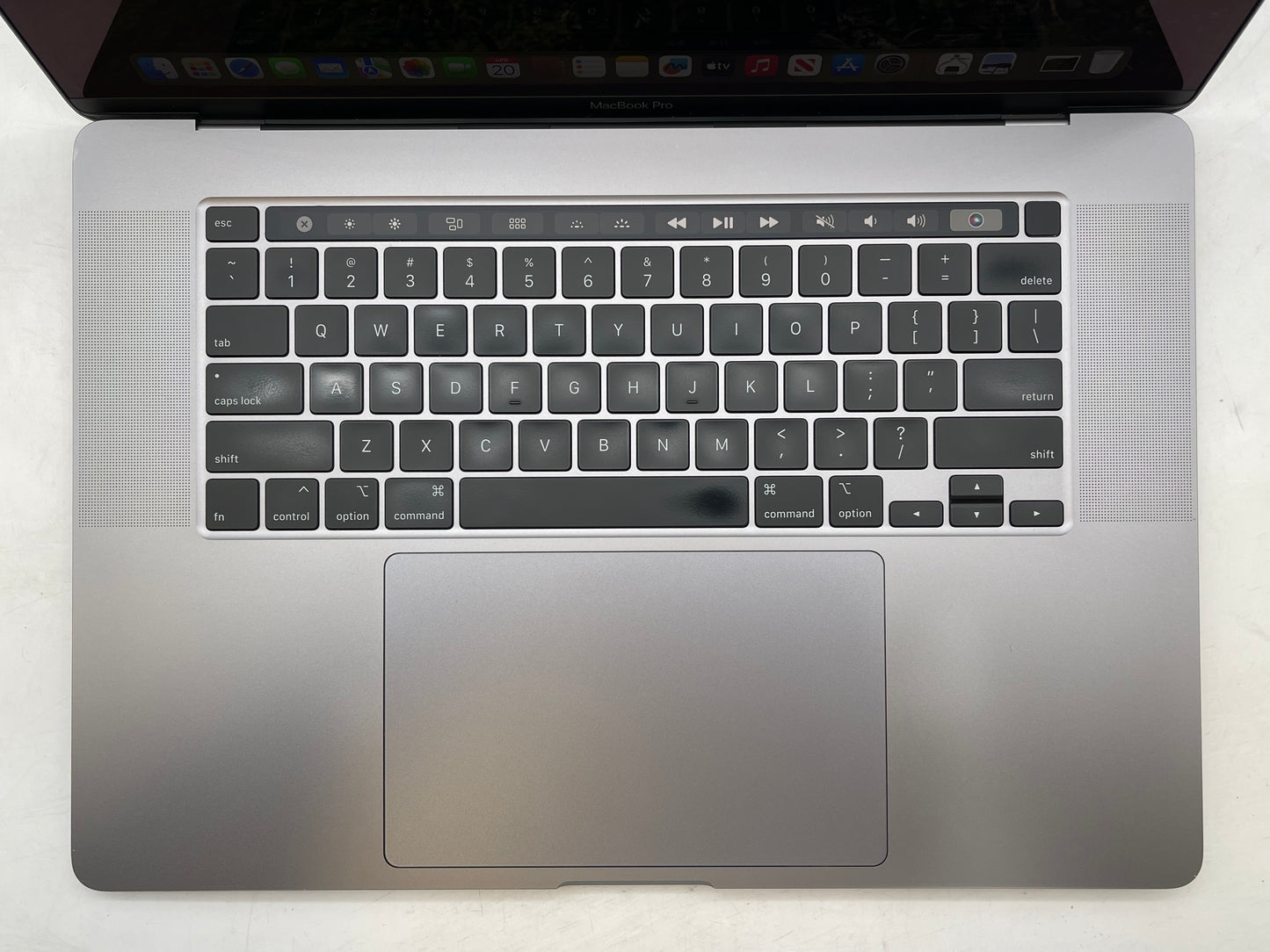 Apple 2019 16" MacBook Pro 2.3GHz 8-Core i9 32GB 1TB SSD RP5500M 8GB - Very Good