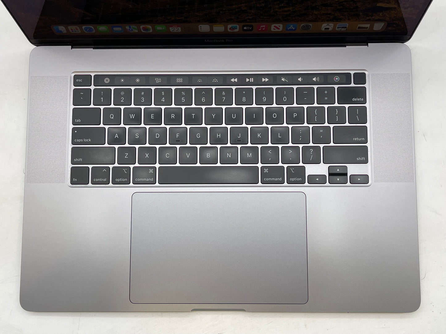 Apple 2019 16" MacBook Pro 2.6GHz i7 16GB RAM 512GB SSD RP5300M 4GB - Very Good