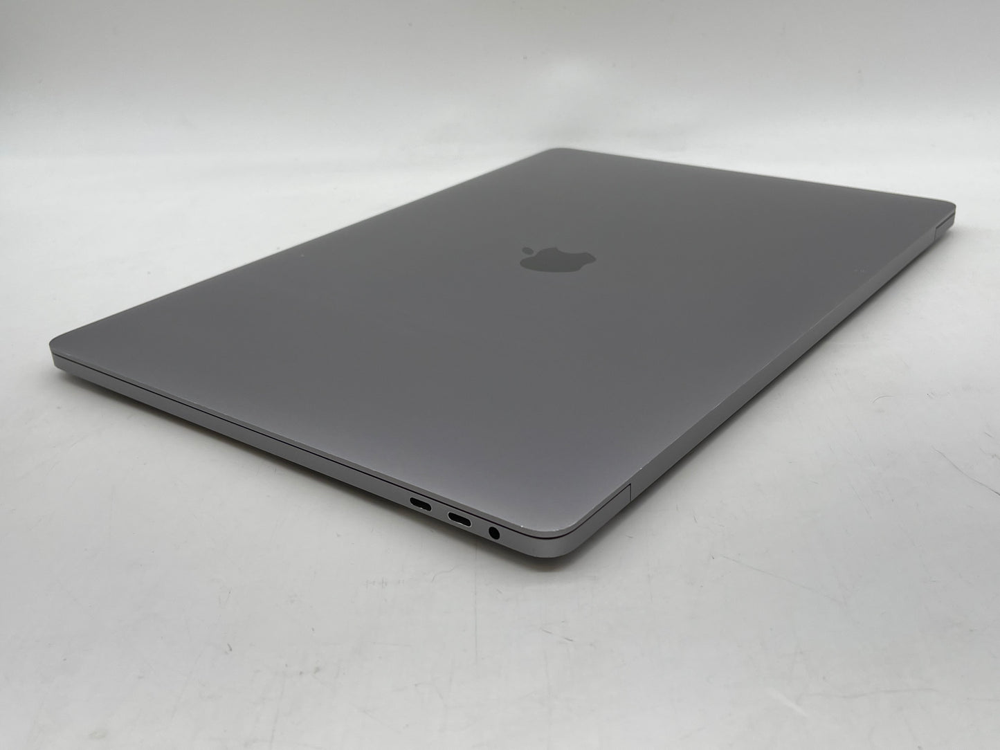 Apple 2019 16" MacBook Pro 2.6GHz i7 16GB RAM 512GB SSD RP5300M 4GB - Very Good