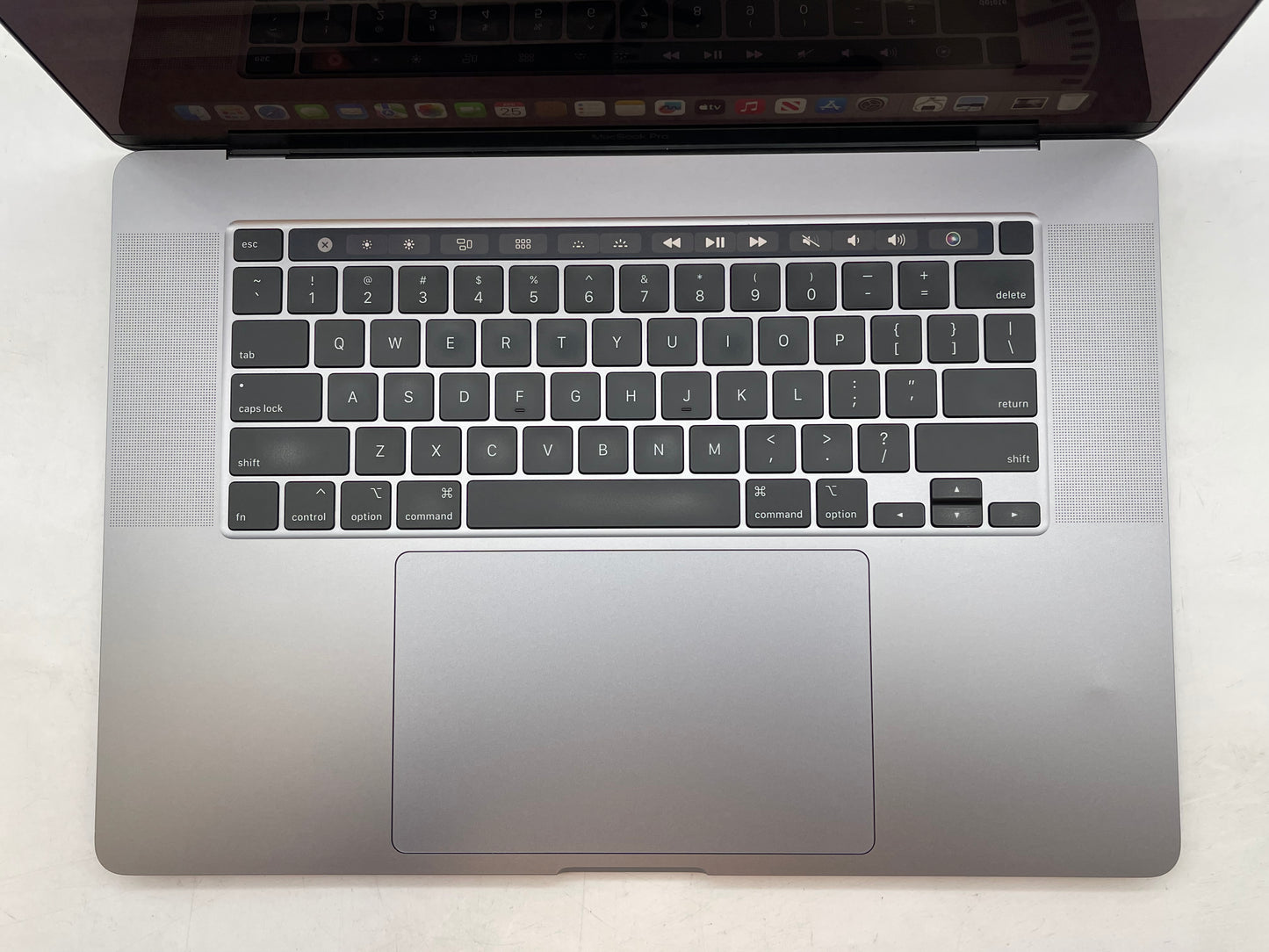 Apple 2019 16" MacBook Pro 2.6GHz i7 16GB RAM 512GB SSD RP5300M 4GB - Good