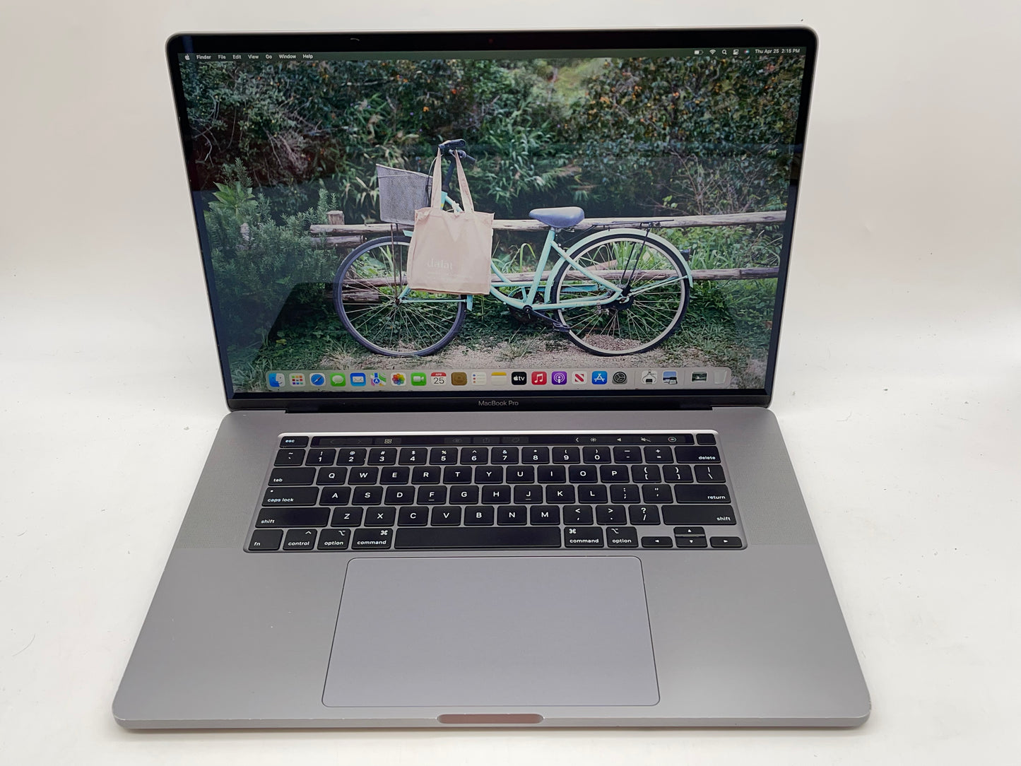 Apple 2019 16" MacBook Pro 2.6GHz 6-Core i7 16GB RAM 1TB SSD RP5300M - Good