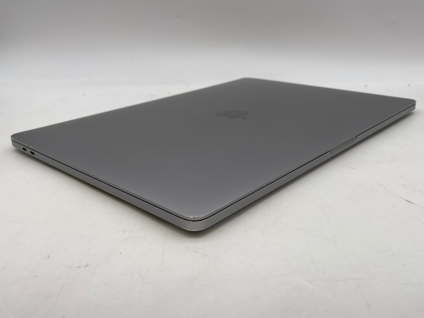 Apple 2019 16" MacBook Pro 2.6GHz 6-Core i7 16GB RAM 1TB SSD RP5300M - Good