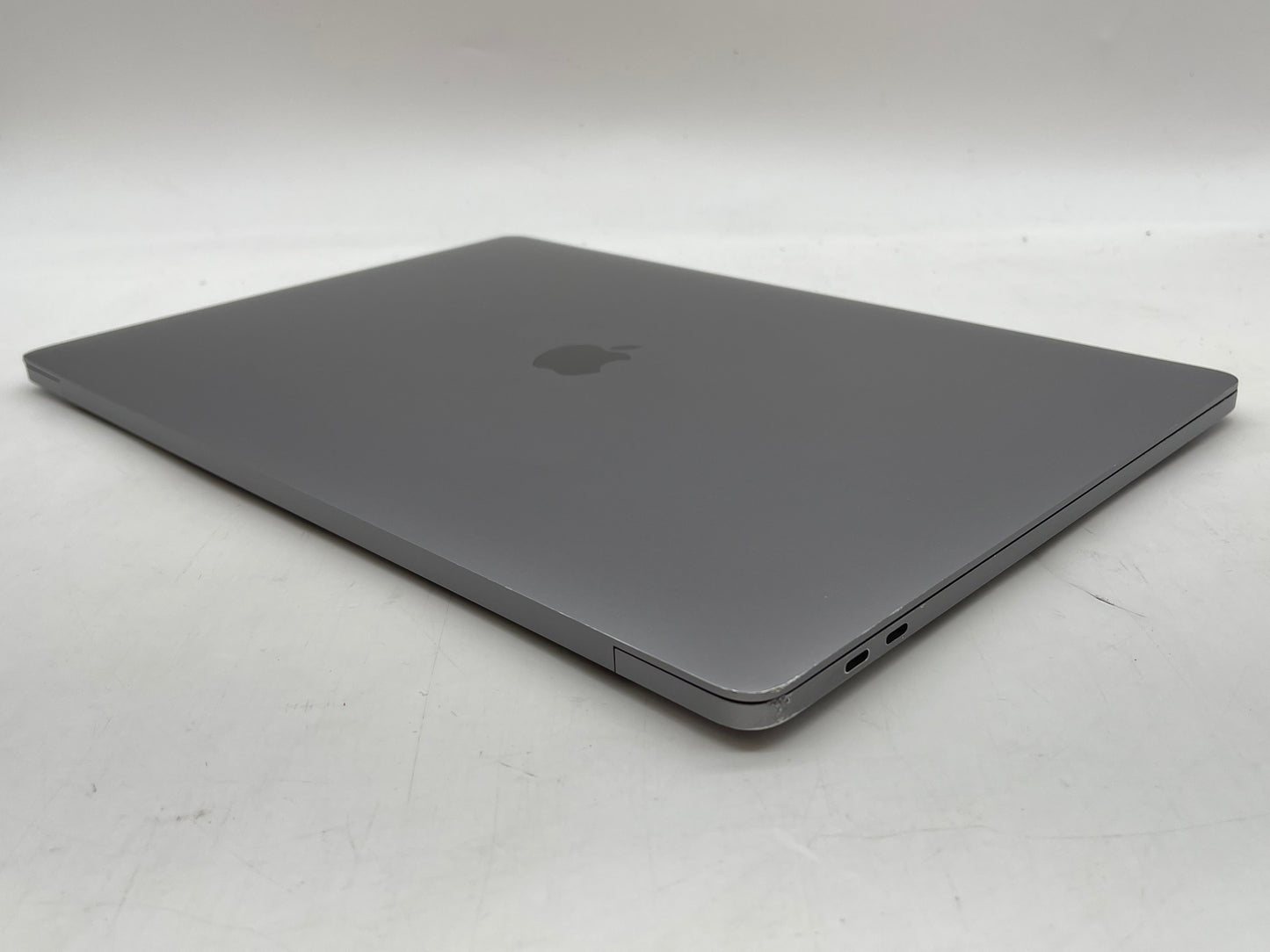 Apple 2019 16" MacBook Pro 2.6GHz 6-Core i7 16GB RAM 1TB SSD RP5300M - Good