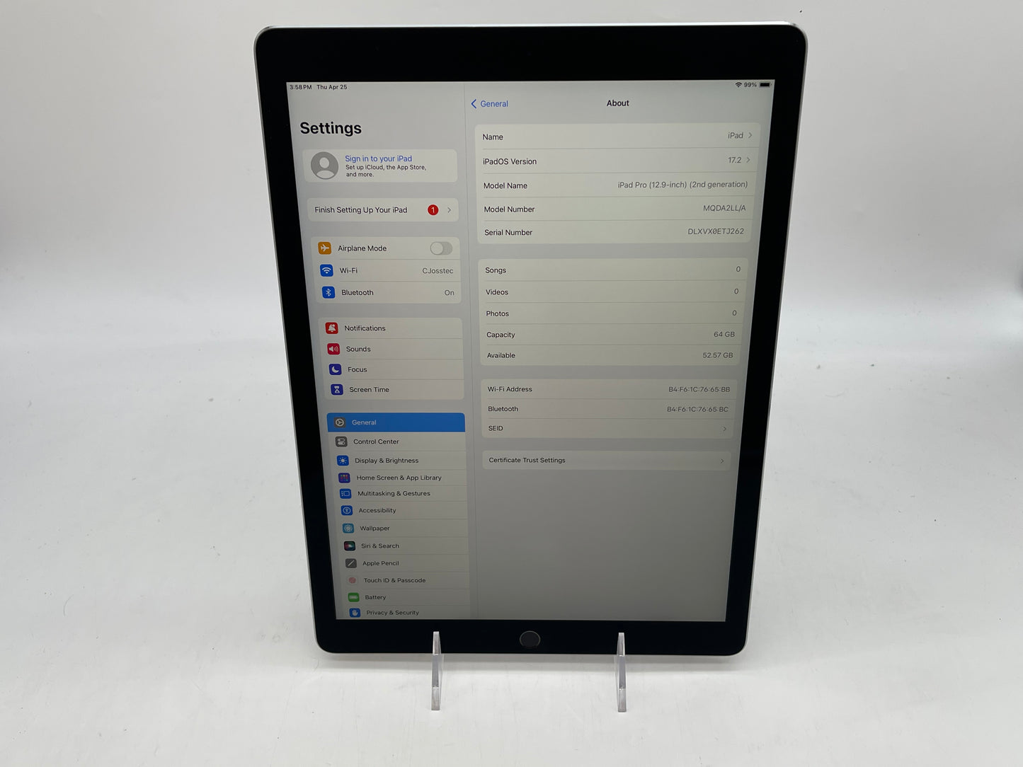 Apple 2017 iPad pro (2nd-generation) (12.9-inch) 64GB Wifi Only- Very Good