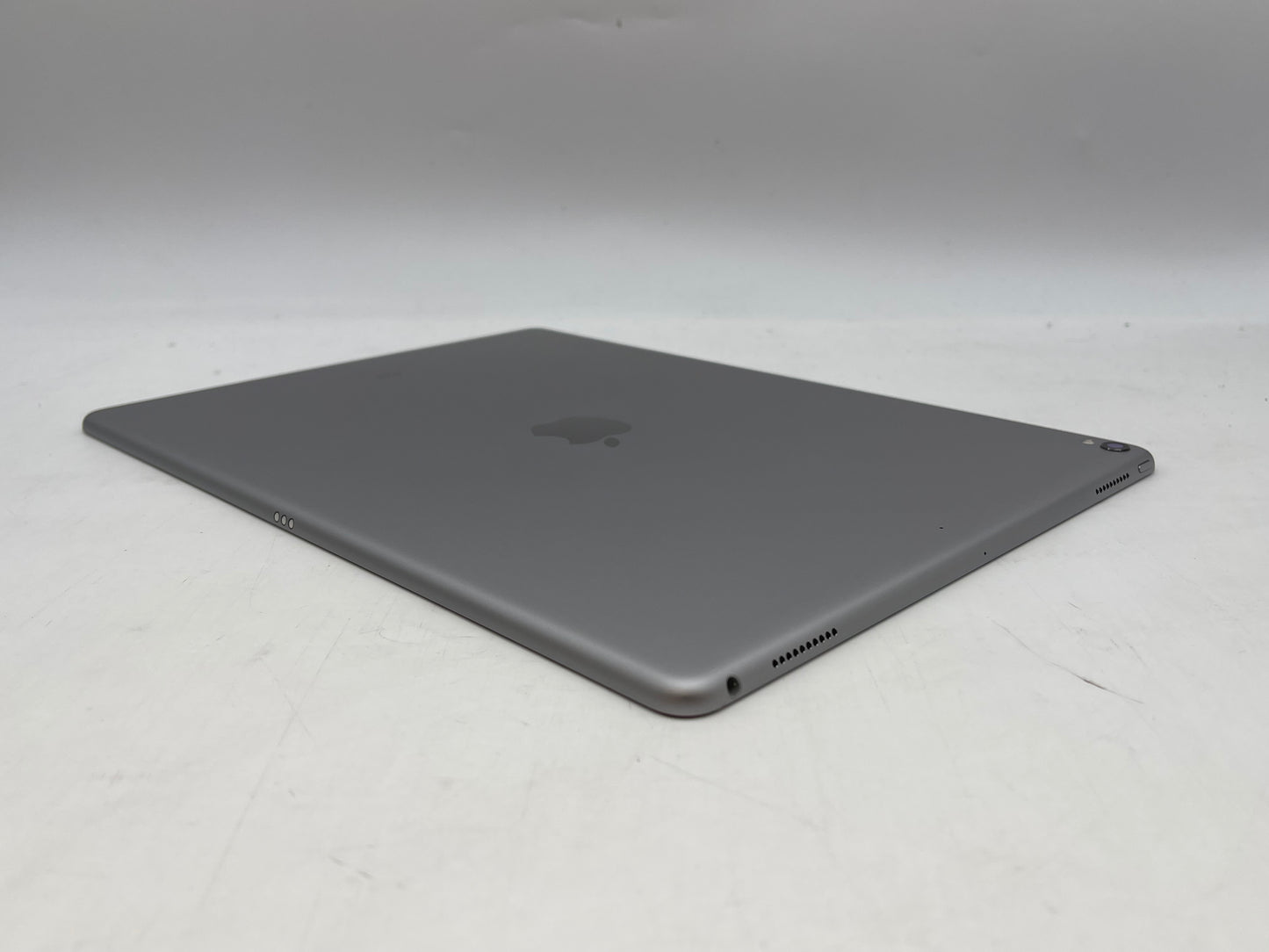 Apple 2017 iPad pro (2nd-generation) (12.9-inch) 64GB Wifi Only- Very Good