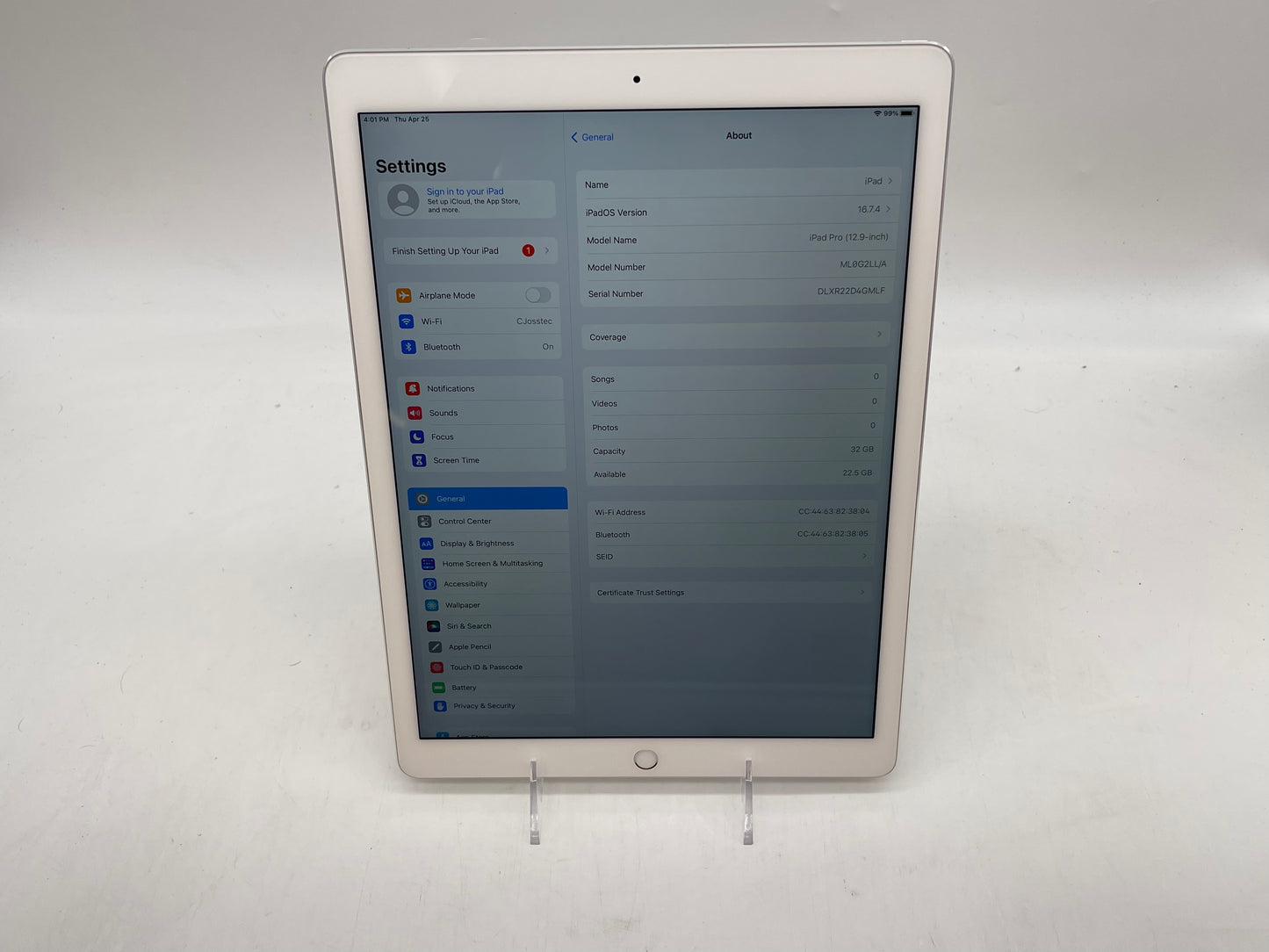 Apple 2015 iPad pro (1st-generation) (12.9-inch) 32GB Wifi Only- Excellent