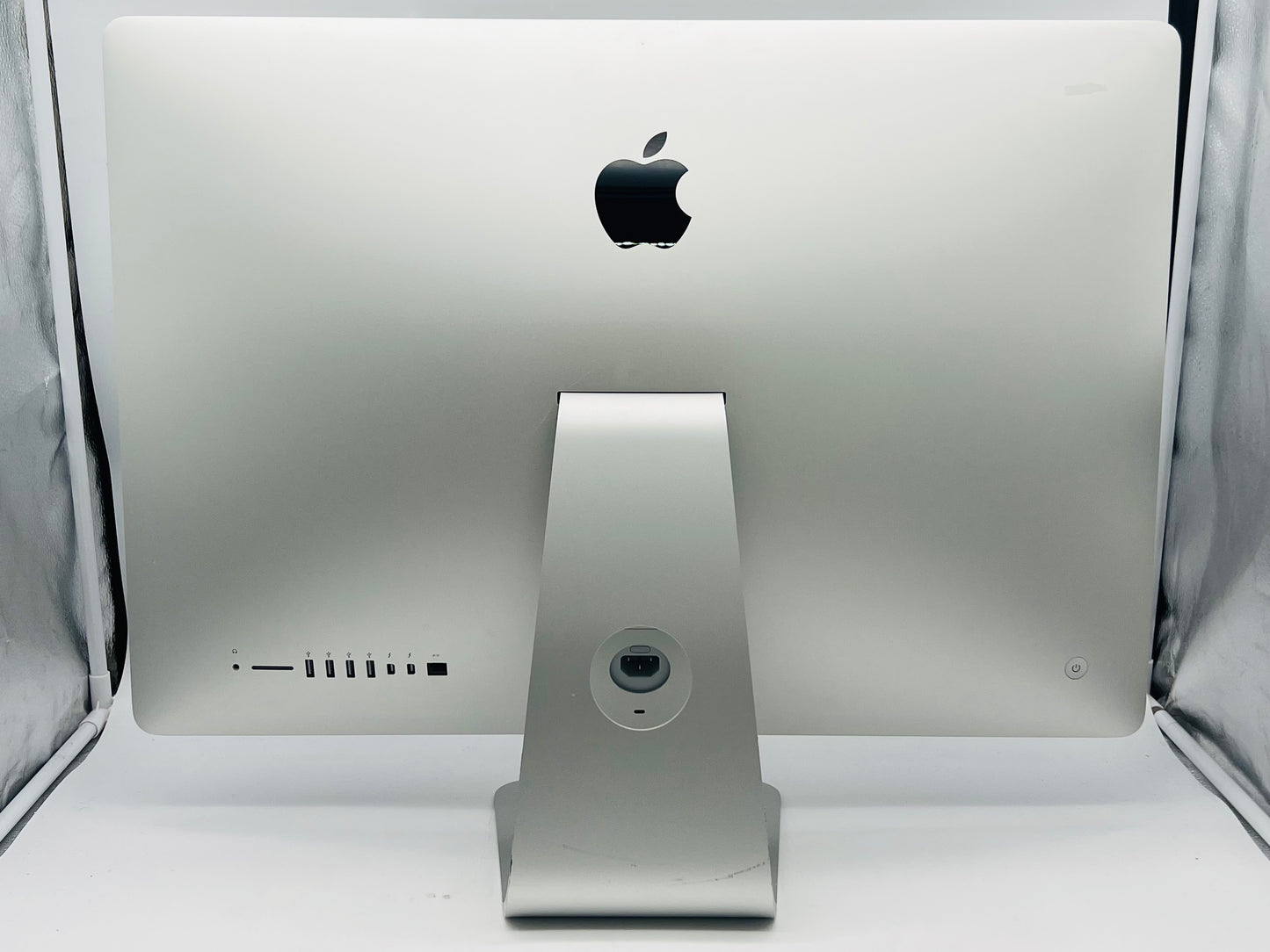 Apple 2015 27" iMac 4GHz Quad-Core i7 32GB 1TB FD R9 M395X 4GB