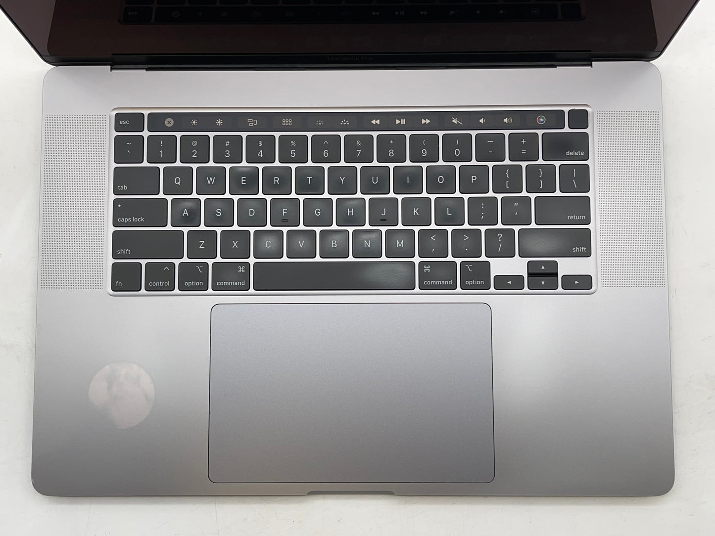 Apple 2019 16" MacBook Pro 2.6GHz i7 16GB RAM 512GB SSD RP5300M 4GB - Very Good