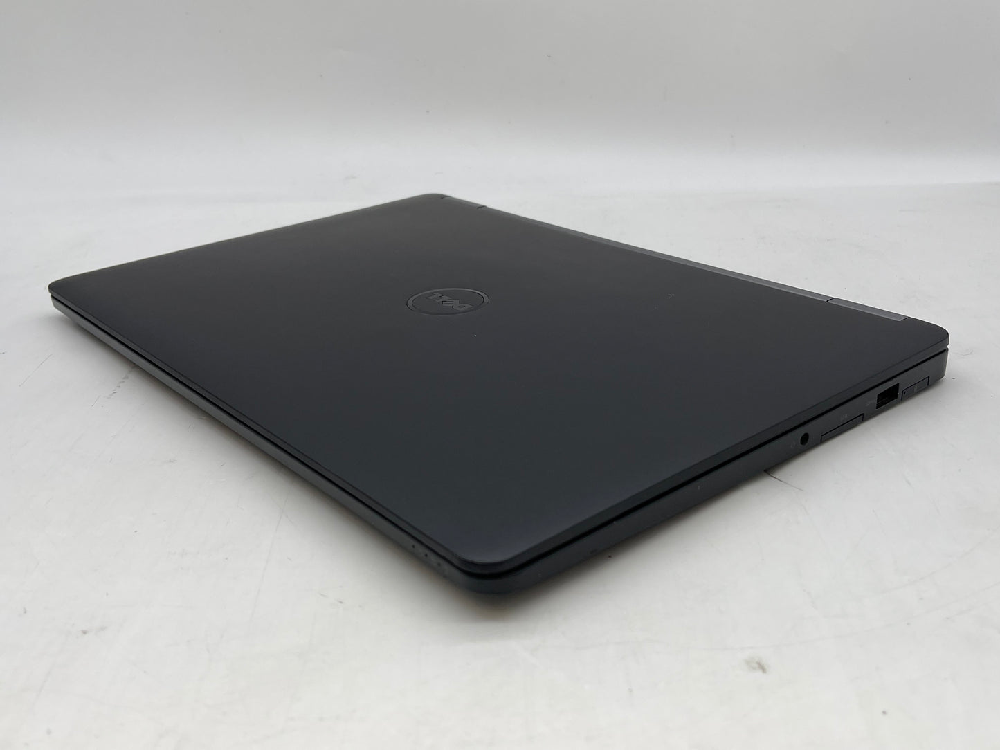 Dell 14" Latitude E7470 2.6GHz i7-6600U 16GB RAM 256GB SSD W10 Pro -Bright spots