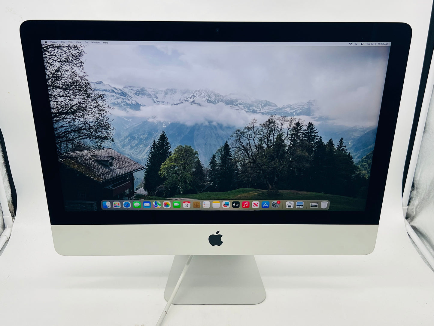Apple 2019 21.5" iMac 3GHz 6-Core i5 16GB 1TB FD RP560X 4GB- Excellent
