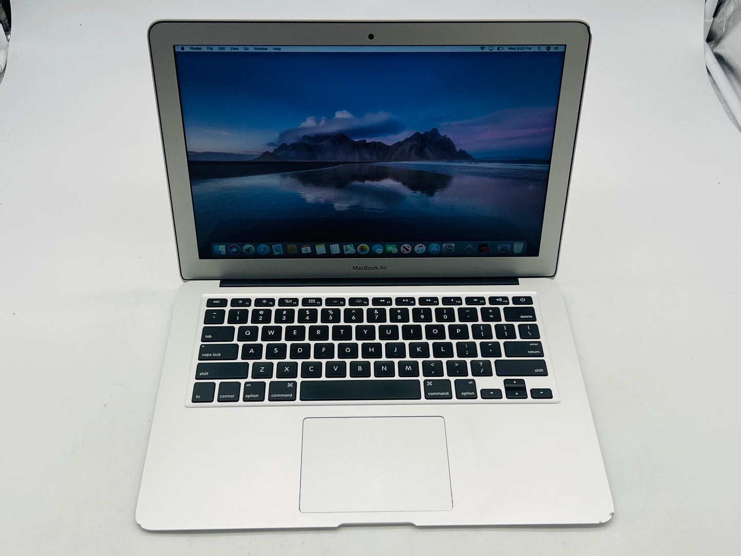 Apple 2017 MacBook Air 13 in 1.8GHz Dual Core i5 8GB Ram 128GB SSD Intel HD 6000