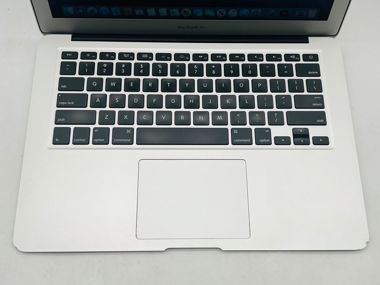 Apple 2017 MacBook Air 13 in 1.8GHz Dual Core i5 8GB Ram 128GB SSD Intel HD 6000