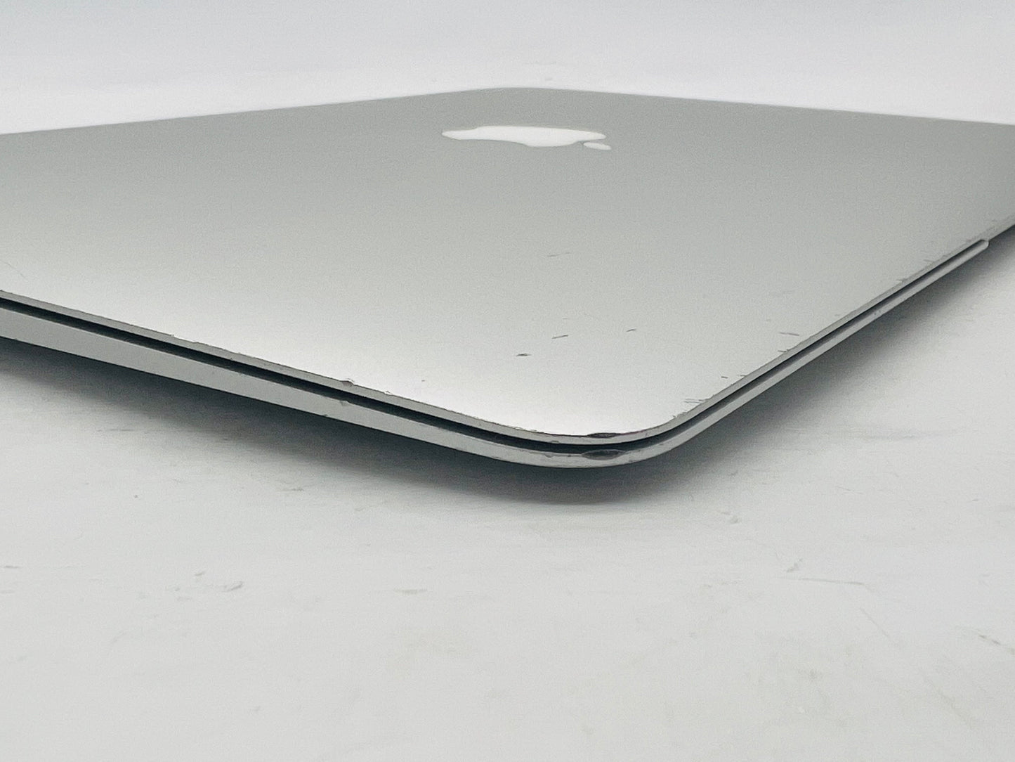 Apple 2017 MacBook Air 13 in 1.8GHz Dual Core i5 8GB Ram 128GB SSD Intel HD 6000