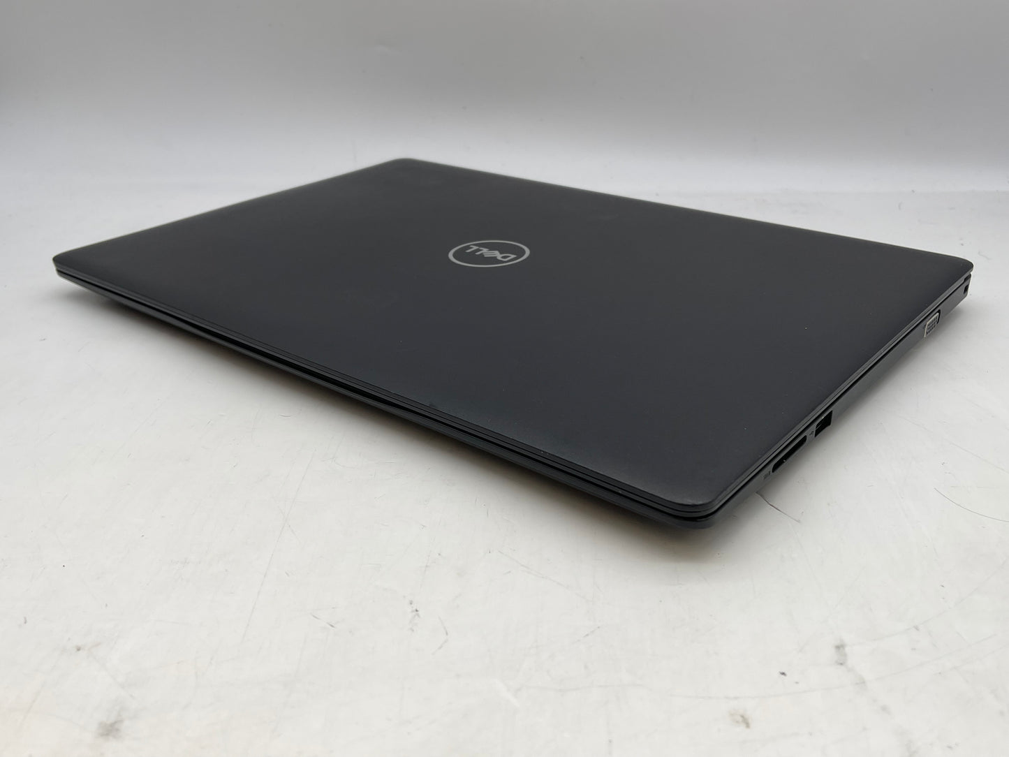 Dell 2019 Latitude 3590 1.6GHz i5-8250U 8GB RAM 256GB SSD W10 Pro - Bright spots