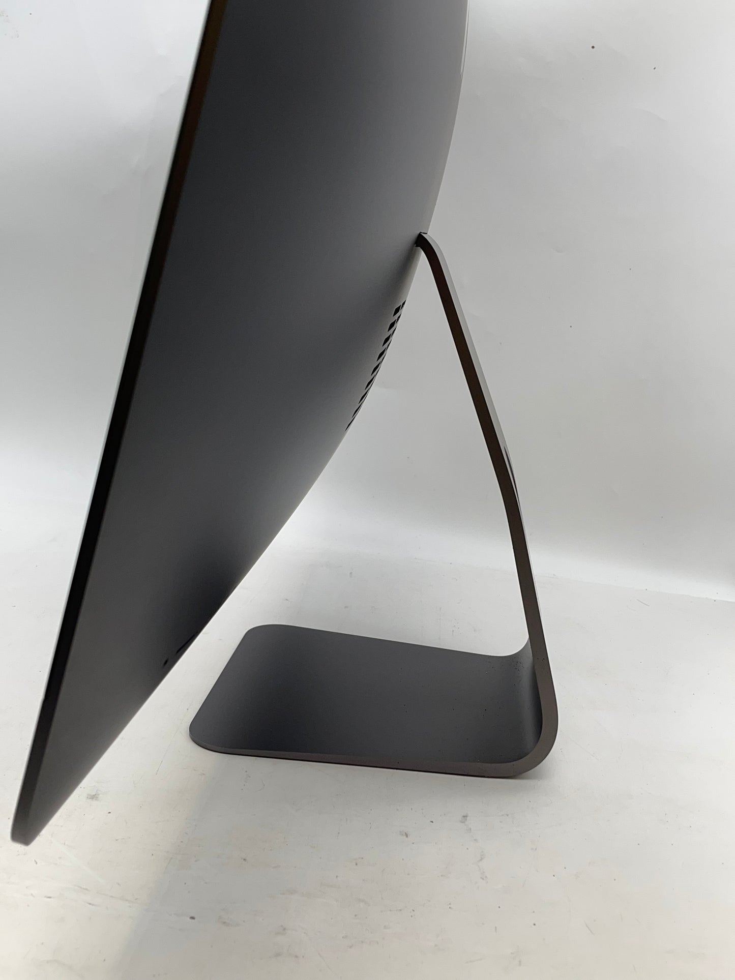 Apple 2017 iMac Pro 2.5GHz 14-Core Xeon 64GB RAM 1TB SSD Vega 64 16GB - READ