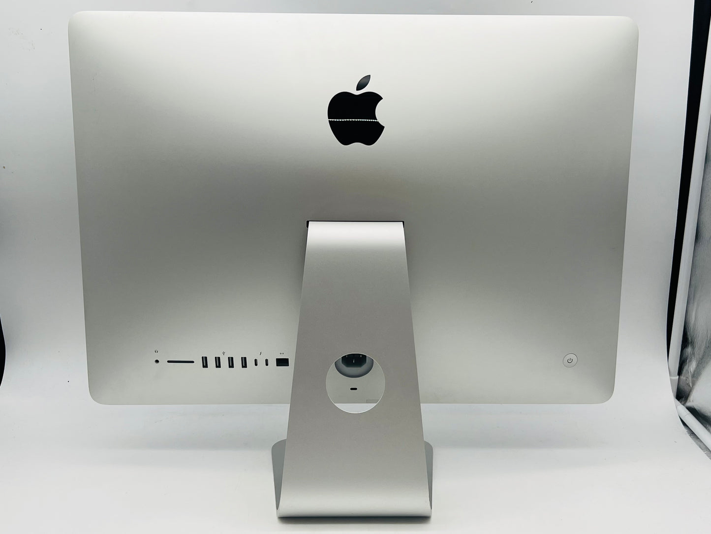 Apple 2017 iMac 2.3GHz Dual-Core i5 8GB RAM 1TB HDD IIPG640- Excellent