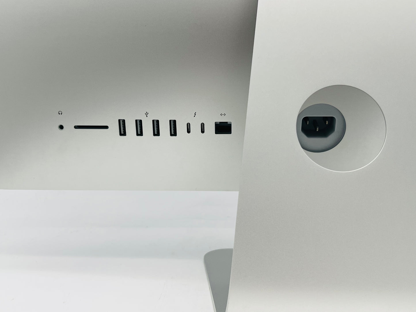 Apple 2017 iMac 2.3GHz Dual-Core i5 8GB RAM 1TB HDD IIPG640- Excellent