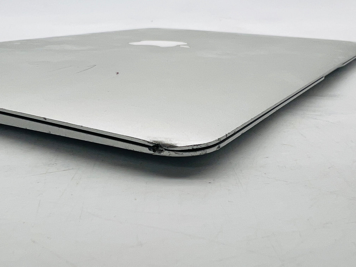 Apple 2015 MacBook Air 13" 1.6GHz Dual Core i5 8GB Ram 256GB SSD Intel HD 6000