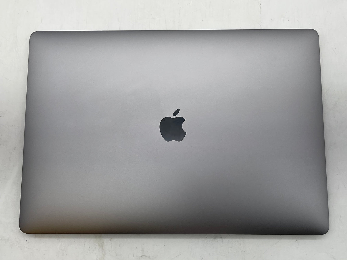 Apple 2018 MacBook Pro 15" TB 2.2GHz i7 16GB RAM 512GB SSD RP555X 4GB -good