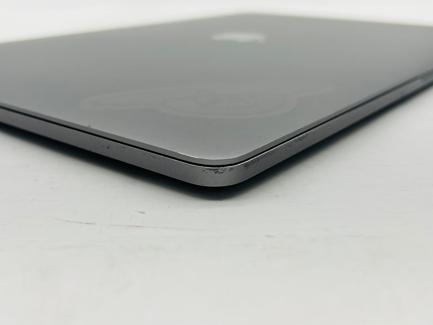 Apple 2017 Macbook Pro 15" 2.8 GHz Quad-Core i7 16GB 256GB SSD RP455