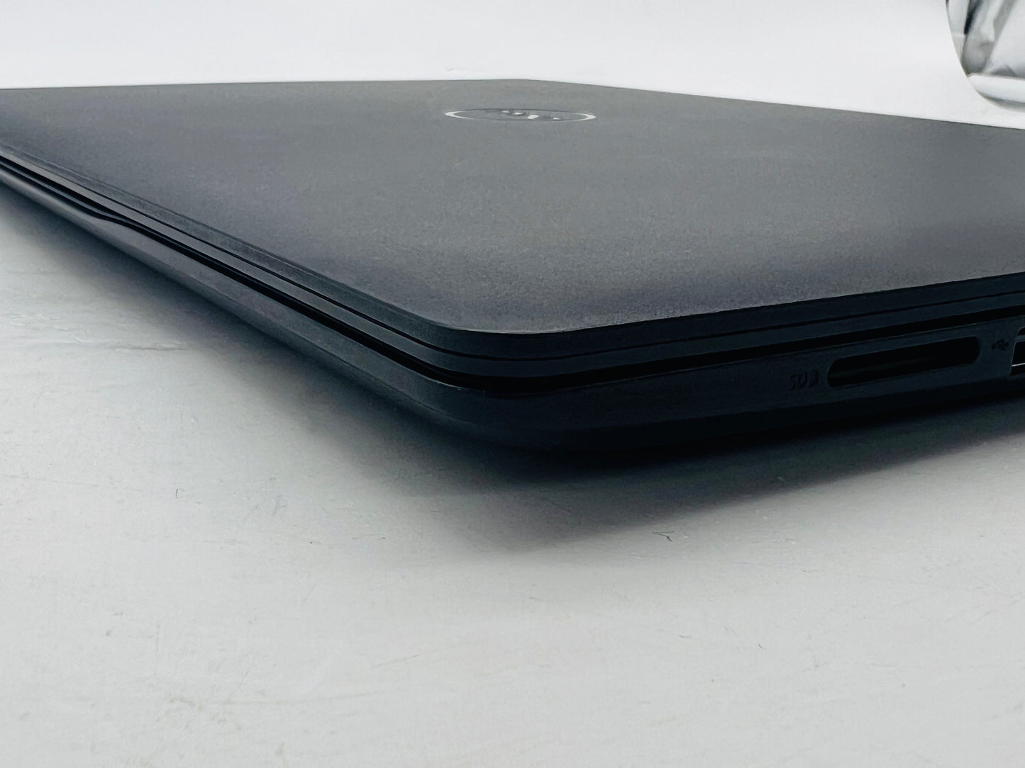 Dell 2019 Latitude 3590 i5 8250U 1.6GHz 4 Cores 8GB 256GB SSD Intel 620