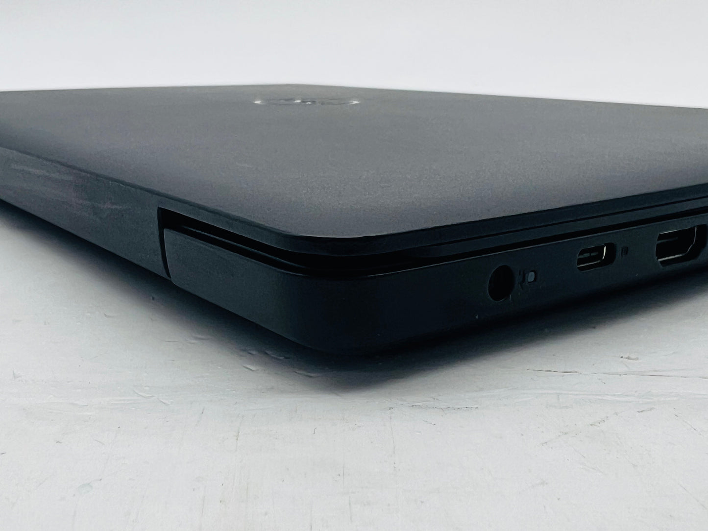 Dell 2019 Latitude 3590 i5 8250U 1.6GHz 4 Cores 8GB 256GB SSD Intel 620