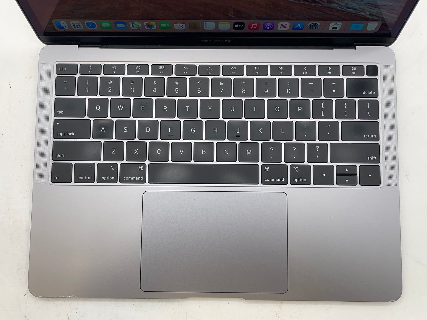 Apple 2018 MacBook Air 13 in 1.6GHz Dual-Core i5 16GB RAM 128GB SSD - Good