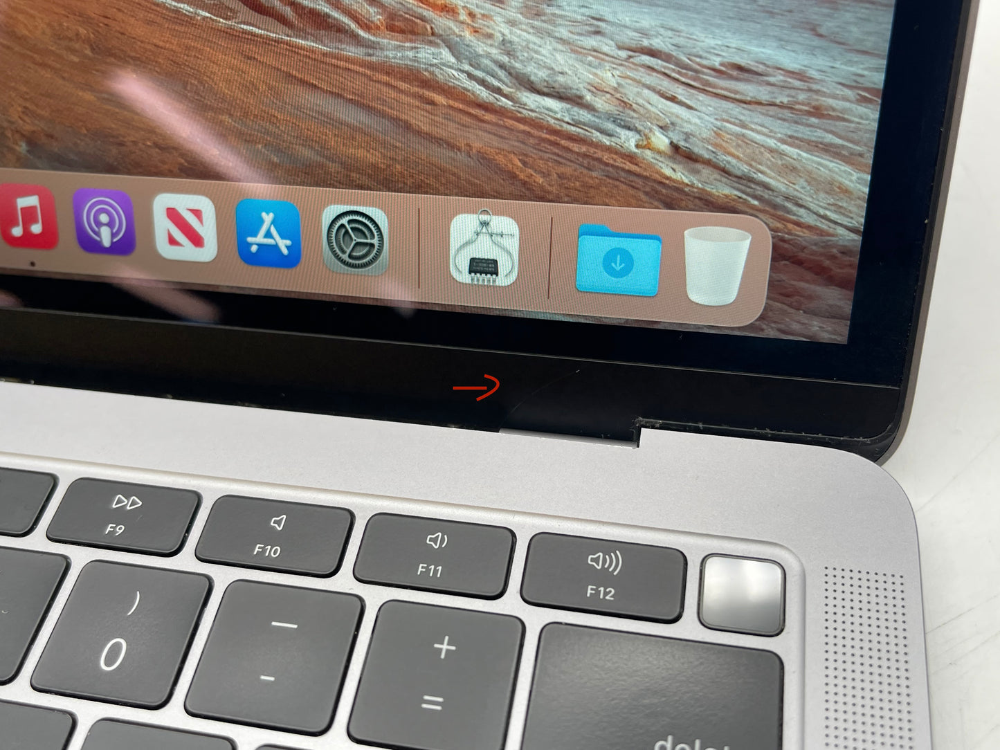 Apple 2018 MacBook Air 13 in 1.6GHz Dual-Core i5 16GB RAM 128GB SSD - Good