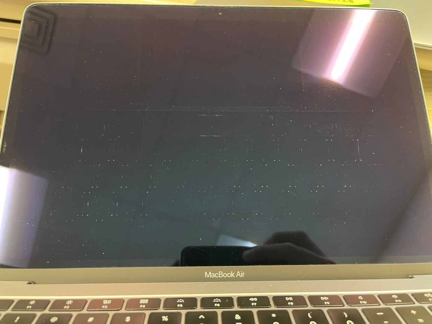 Apple 2018 MacBook Air 13 in 1.6GHz Dual-Core i5 16GB RAM 128GB SSD - Good