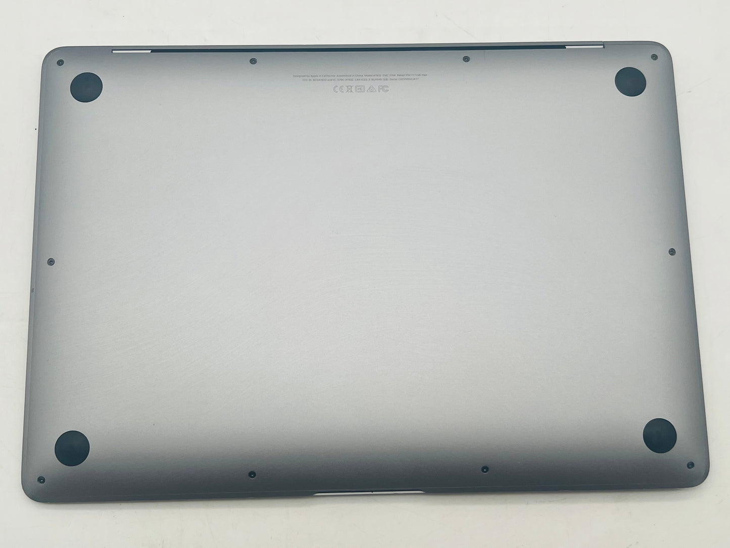 Apple 2018 MacBook Air 13" 1.6 GHz Dual-Core i5 8GB Ram 128GB SSD Intel UHD 617