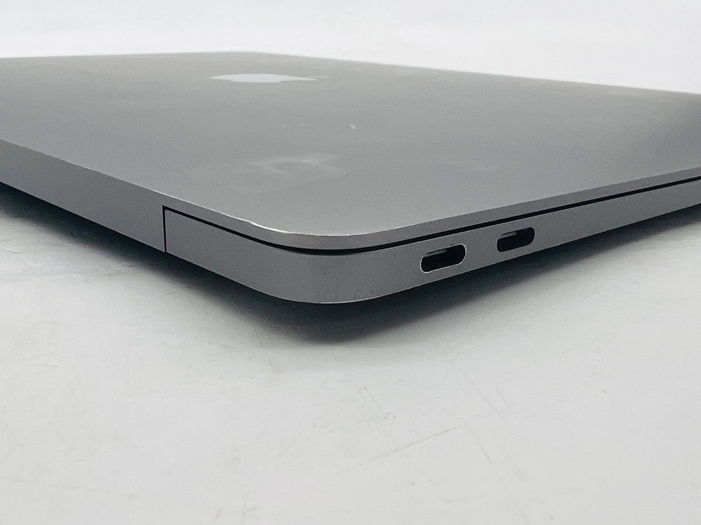 Apple 2018 MacBook Air 13" 1.6 GHz Dual-Core i5 8GB Ram 128GB SSD Intel UHD 617