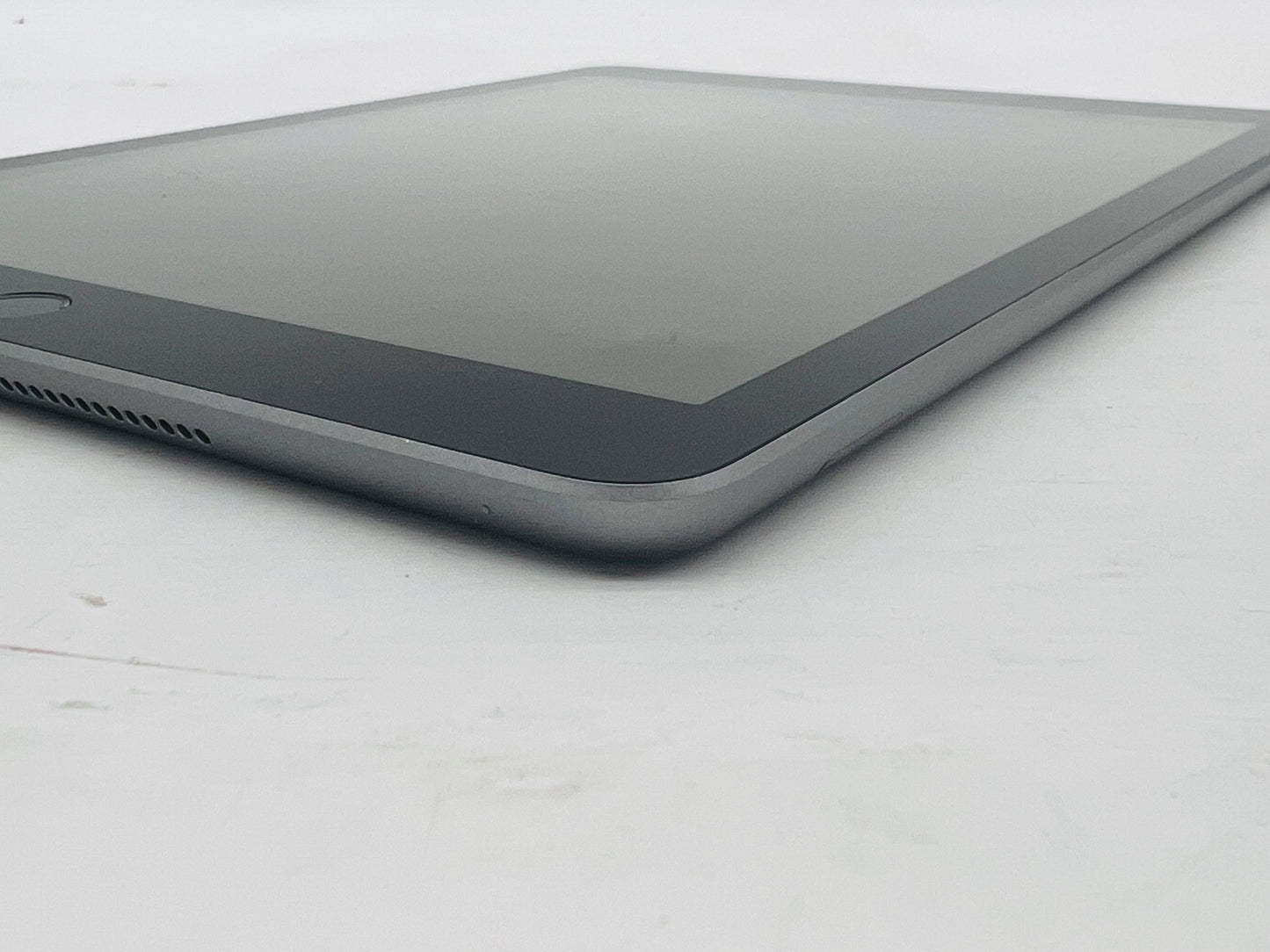 Apple 2016 iPad 6th Generation 128GB "Space Gray" (wifi + cellular)