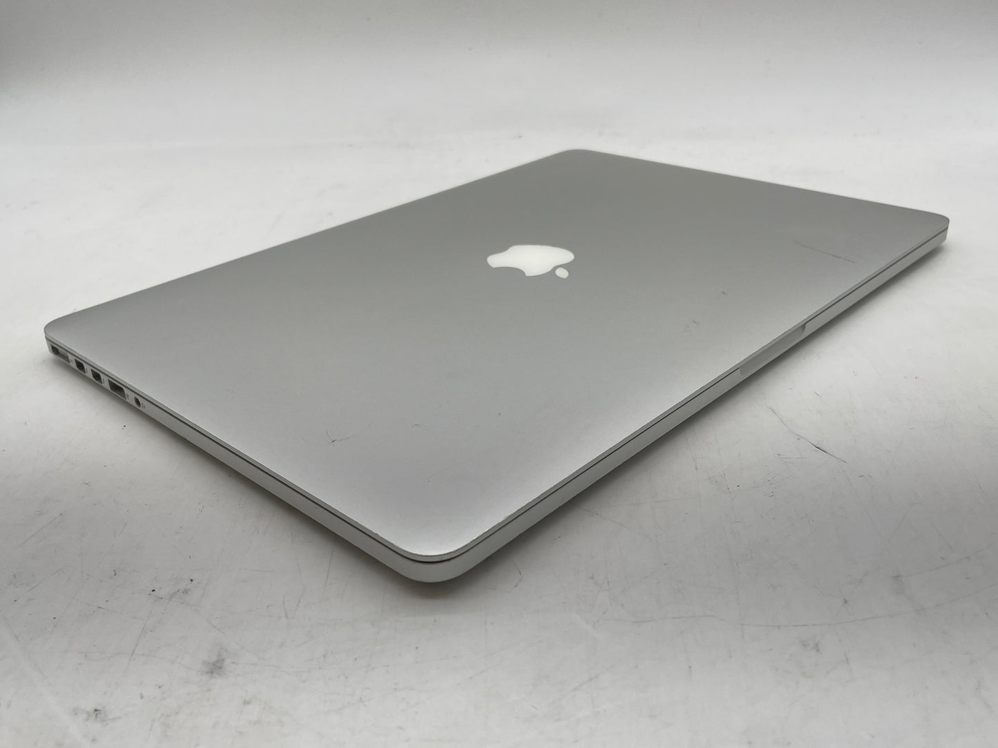 Apple 2015 MacBook Pro 15" Retina 2.5GHz i7 16GB RAM 512GB SSD - Very Good