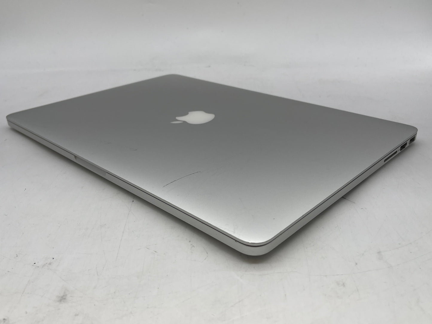 Apple 2015 MacBook Pro 15" Retina 2.5GHz i7 16GB RAM 512GB SSD - Very Good