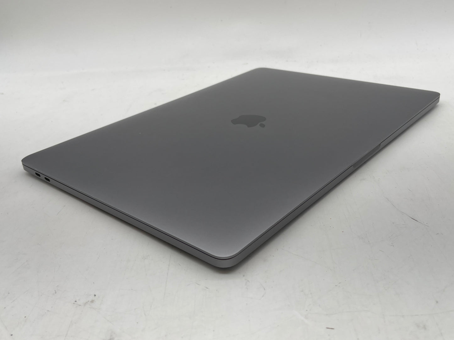 Apple 2018 MacBook Pro 15" TB 2.9GHz i9 32GB RAM 1TB SSD Vega 20 - Excellent