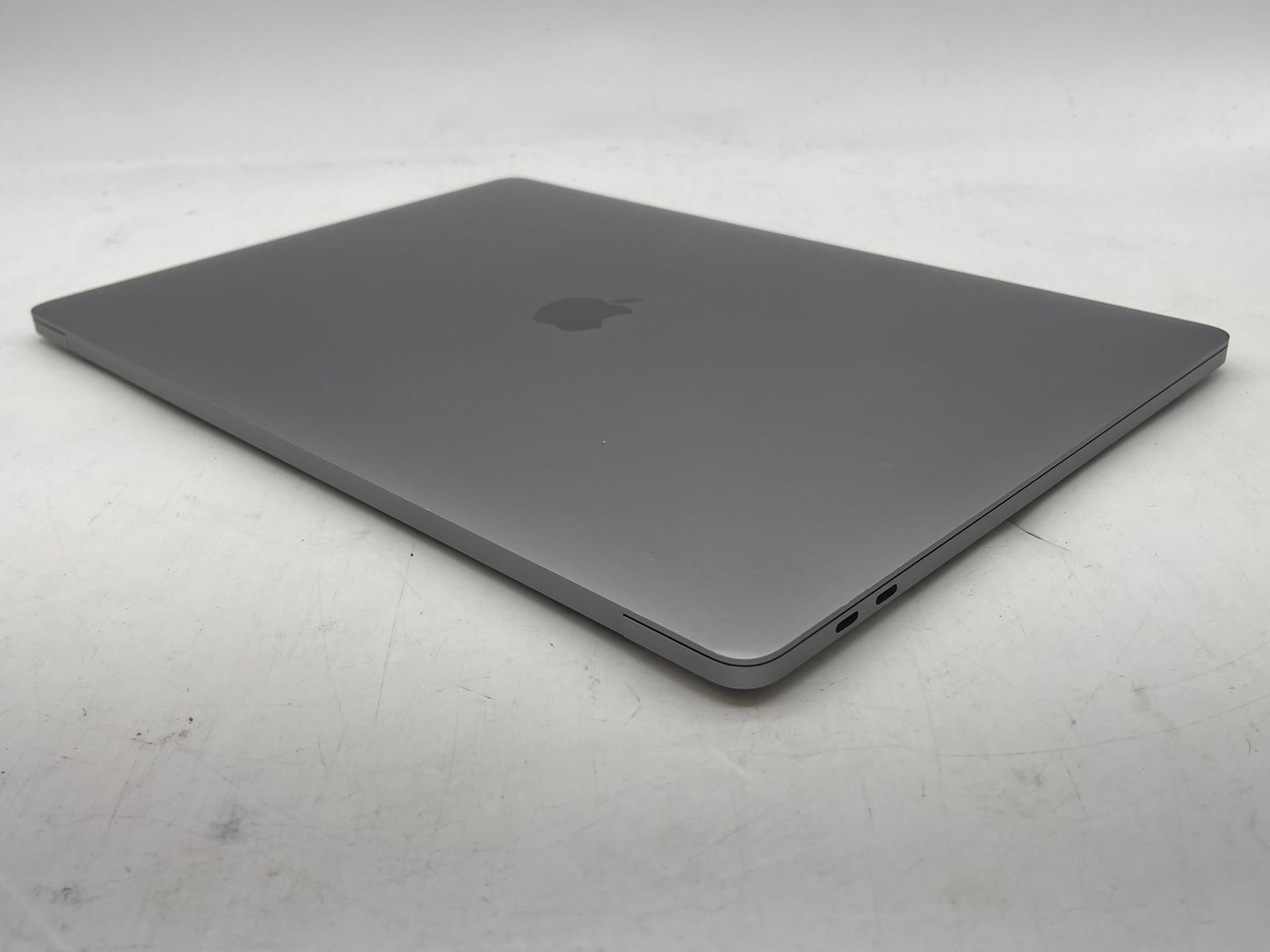 Apple 2018 MacBook Pro 15" TB 2.9GHz i9 32GB RAM 1TB SSD Vega 20 - Excellent