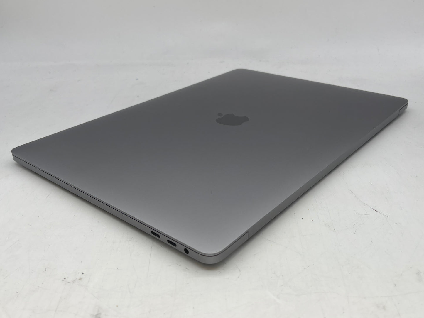 Apple 2018 MacBook Pro 15" TB 2.9GHz i9 32GB RAM 1TB SSD Vega 20 - Excellent