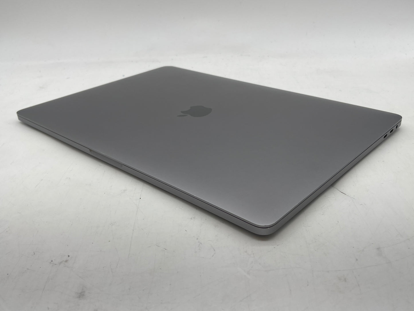 Apple 2018 MacBook Pro 15" TB 2.9GHz i9 32GB RAM 1TB SSD Vega 20 - Excellent