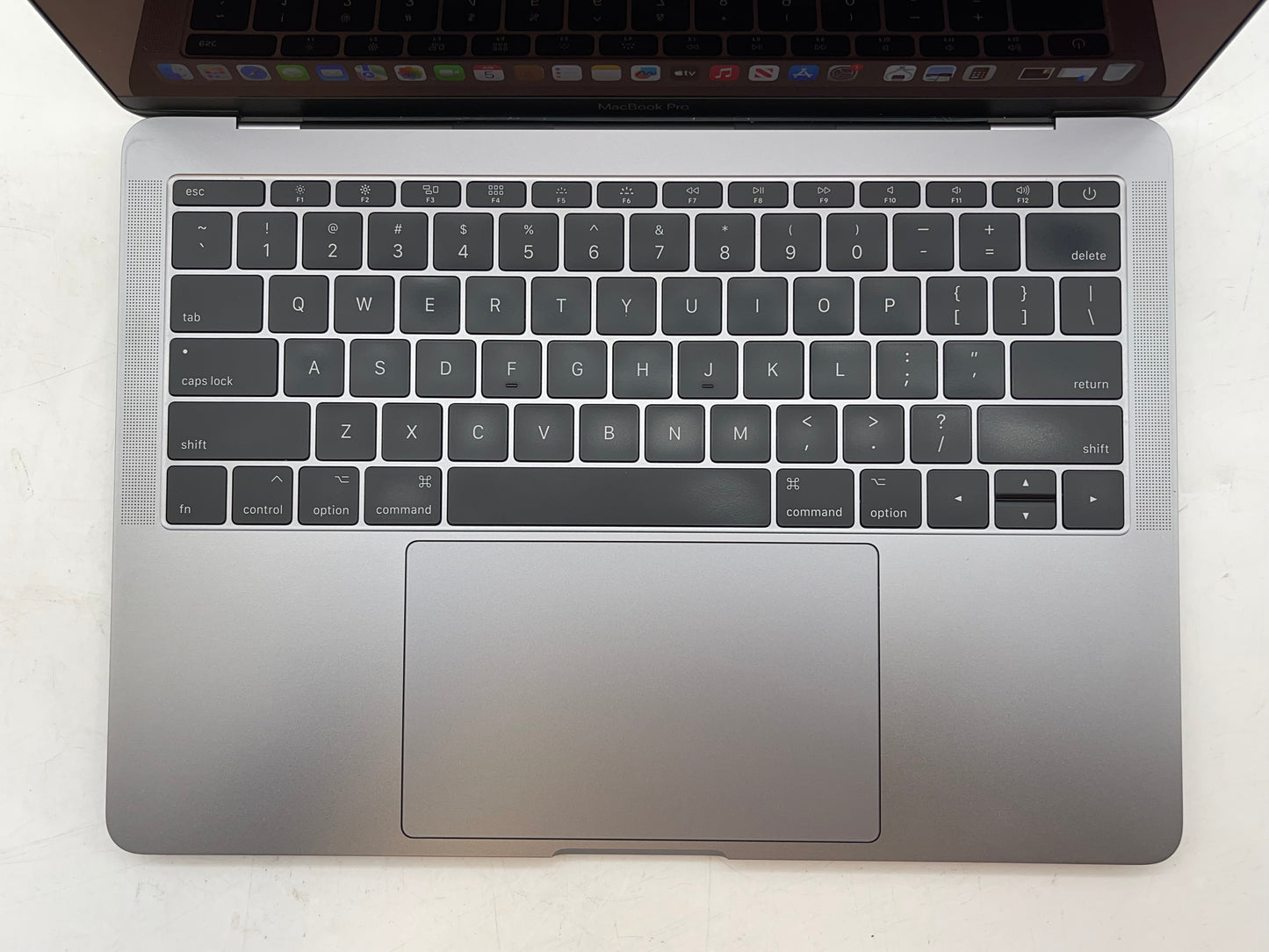 Apple 2017 MacBook Pro 13 in 2.5GHz i7 16GB RAM 512GB SSD IIPG 640 - Very Good