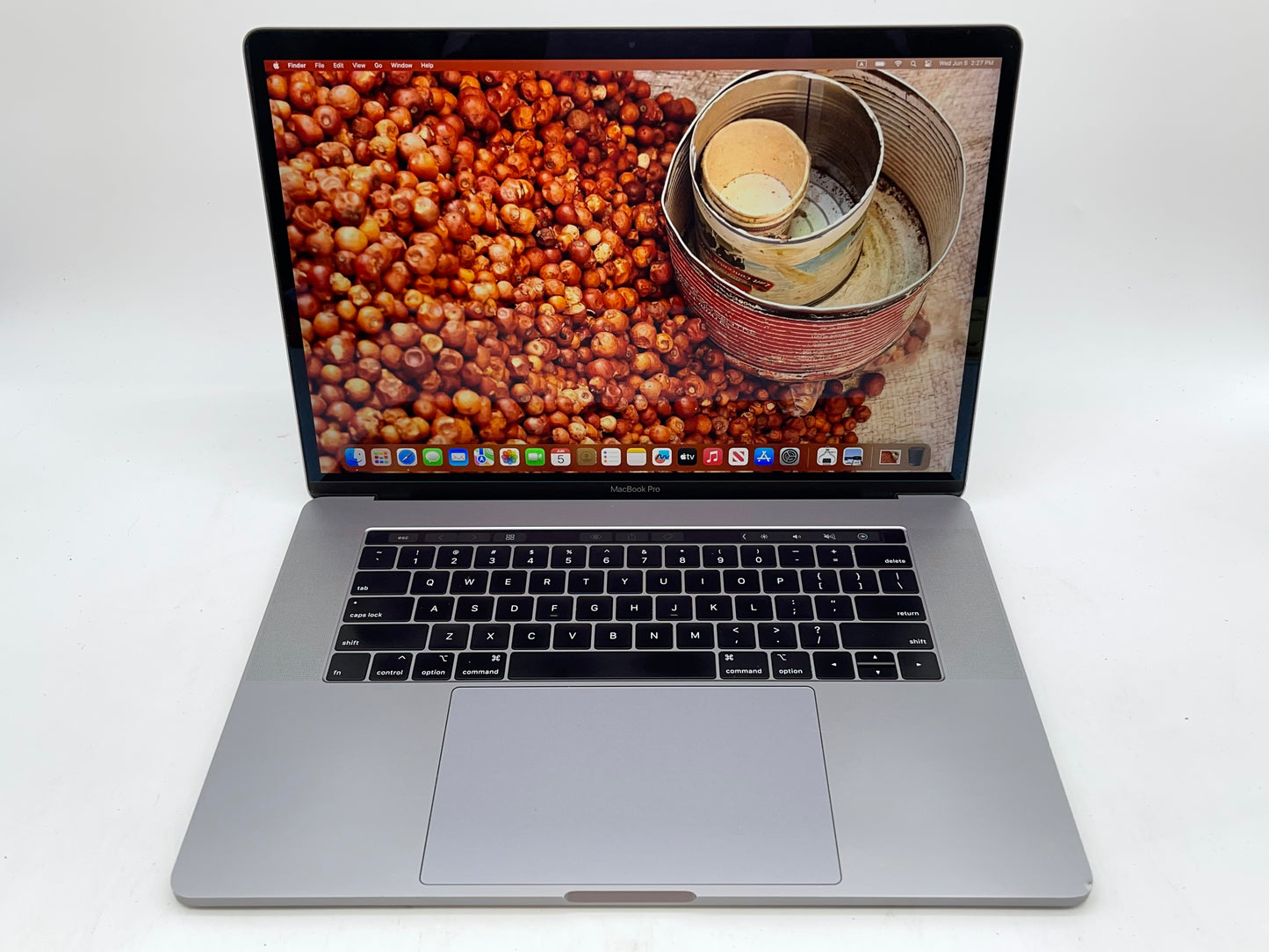 Apple 2018 MacBook Pro 15" TB 2.2GHz i7 16GB RAM 256GB SSD RP555X 4GB- Good