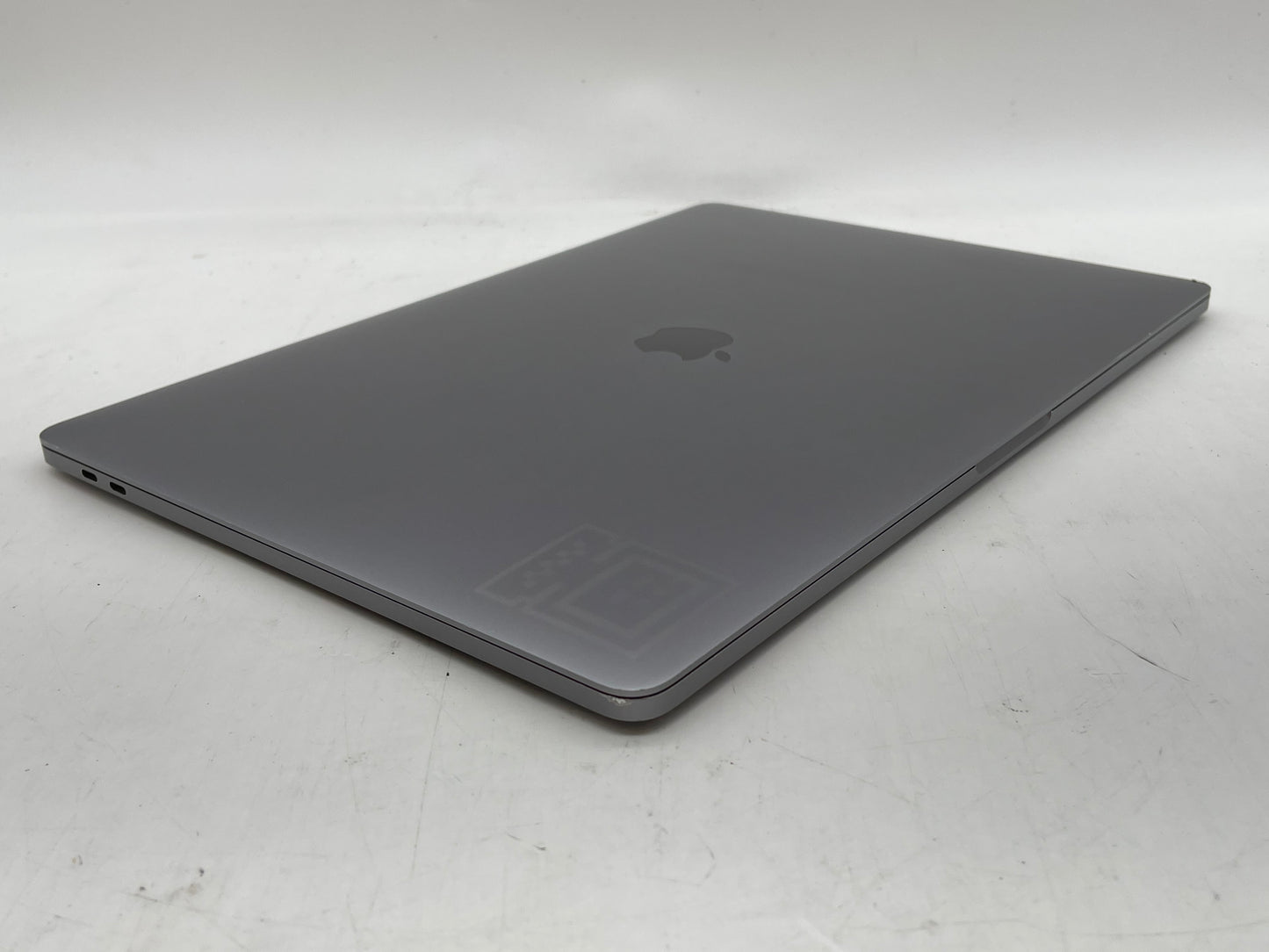 Apple 2018 MacBook Pro 15" TB 2.2GHz i7 16GB RAM 256GB SSD RP555X 4GB- Good