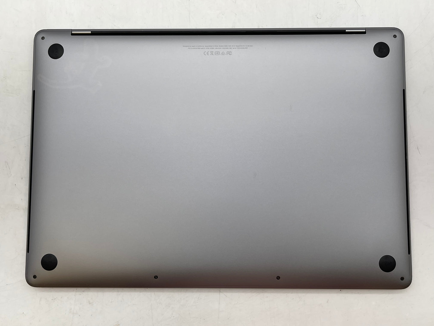 Apple 2018 MacBook Pro 15" TB 2.2GHz i7 16GB RAM 256GB SSD RP555X 4GB- Good