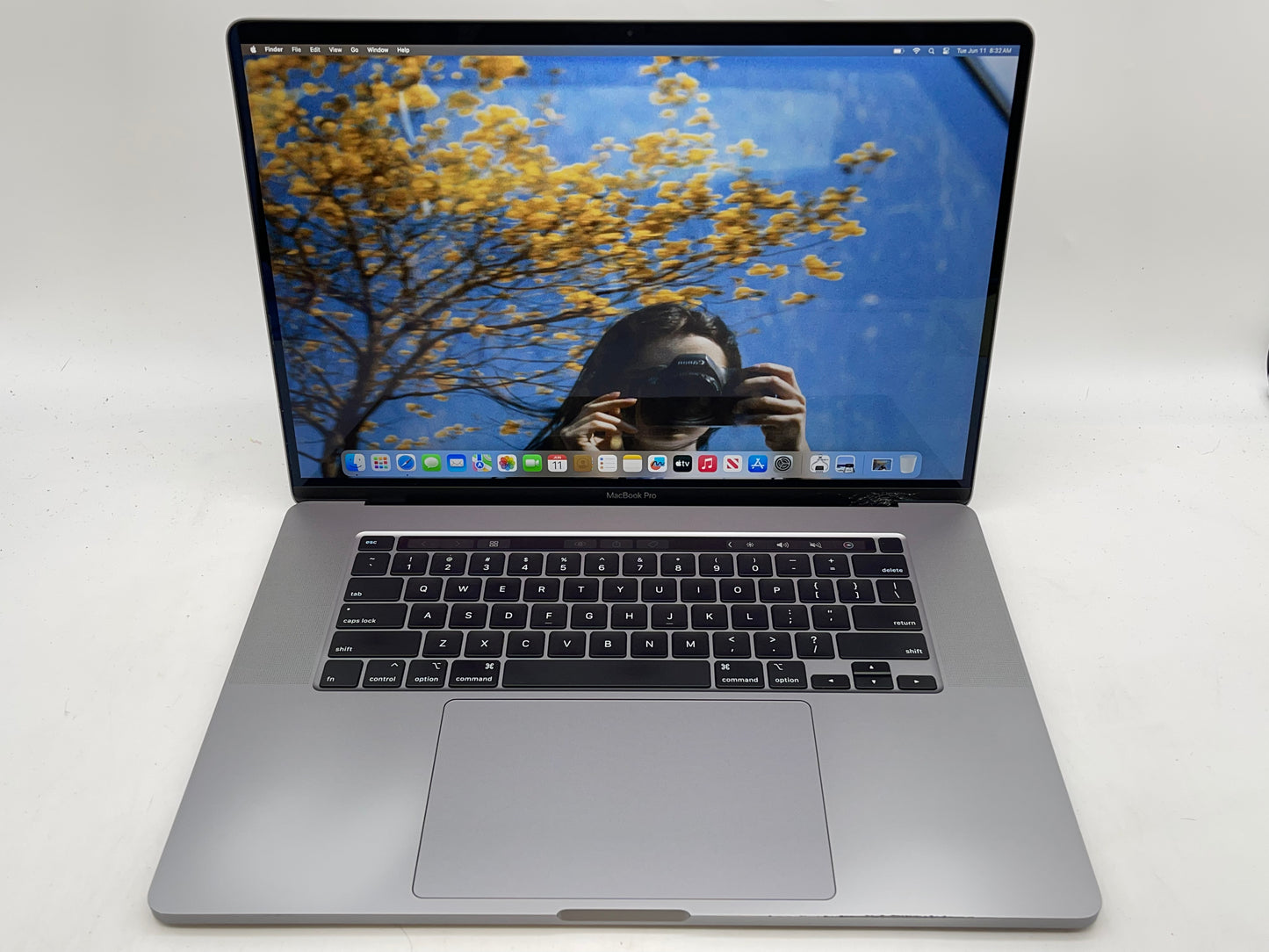 Apple 2019 16" MacBook Pro 2.6GHz 6-Core i7 32GB RAM 512GB SSD RP5300M - Good