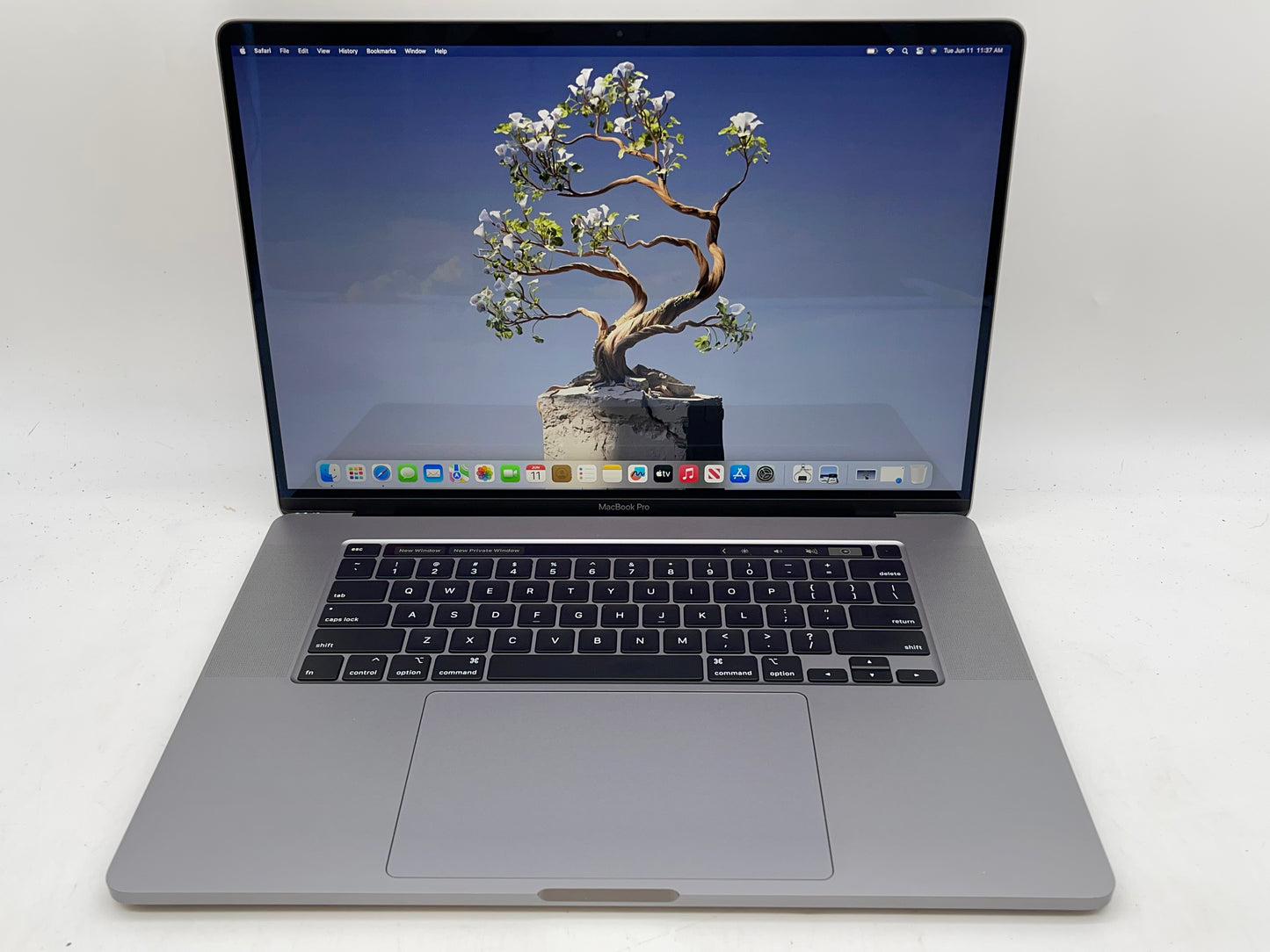 Apple 2019 16" MacBook Pro 2.3GHz 8-Core i9 32GB 1TB SSD RP5500M 8GB - Very Good