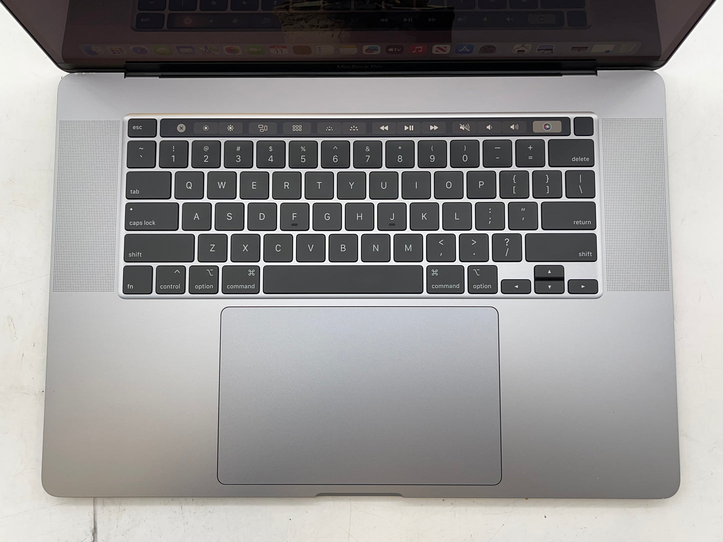 Apple 2019 16" MacBook Pro 2.3GHz 8-Core i9 32GB 1TB SSD RP5500M 8GB - Very Good