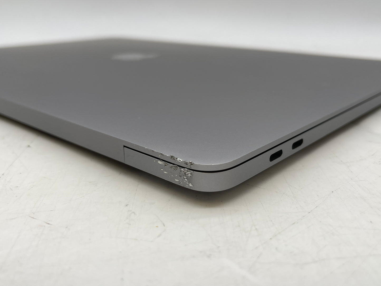 Apple 2019 16" MacBook Pro 2.3GHz 8-Core i9 32GB 1TB SSD RP5500M 8GB - Very Good