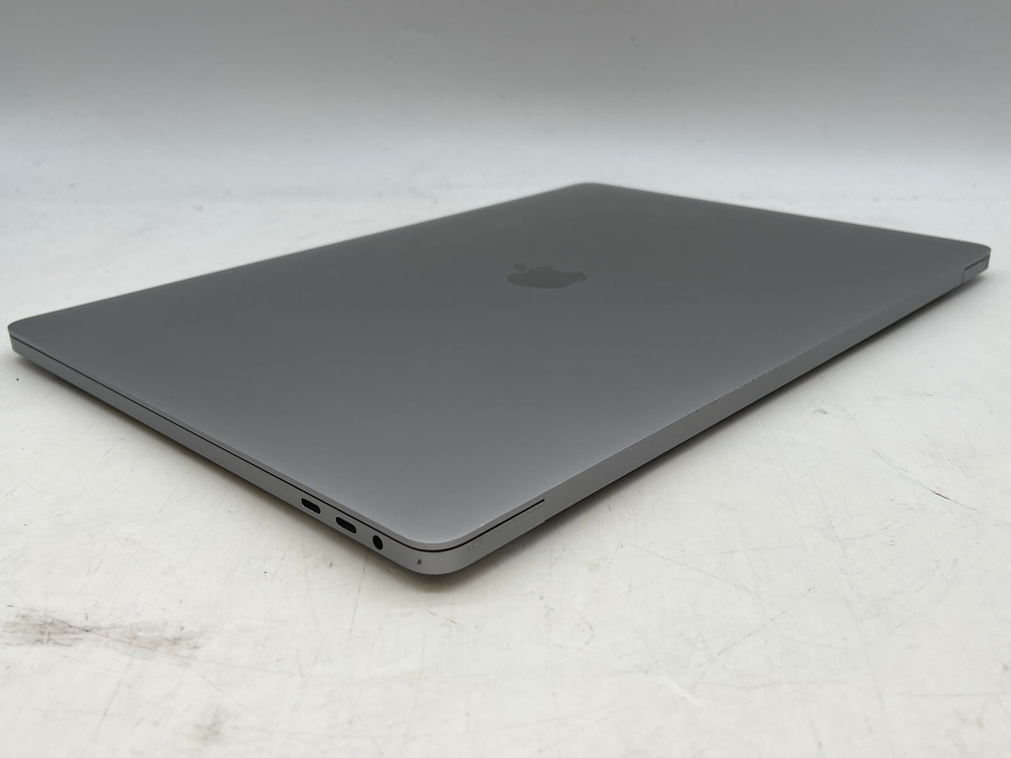 Apple 2019 16" MacBook Pro 2.3GHz 8-Core i9 32GB 1TB SSD RP5500M 8GB - Very Good